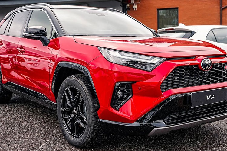 Toyota, RAV4 GR SPORT'u satışa sundu