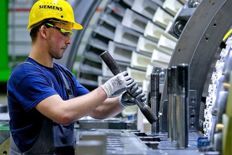 İstihdam 10 yılda ilk kez düştü