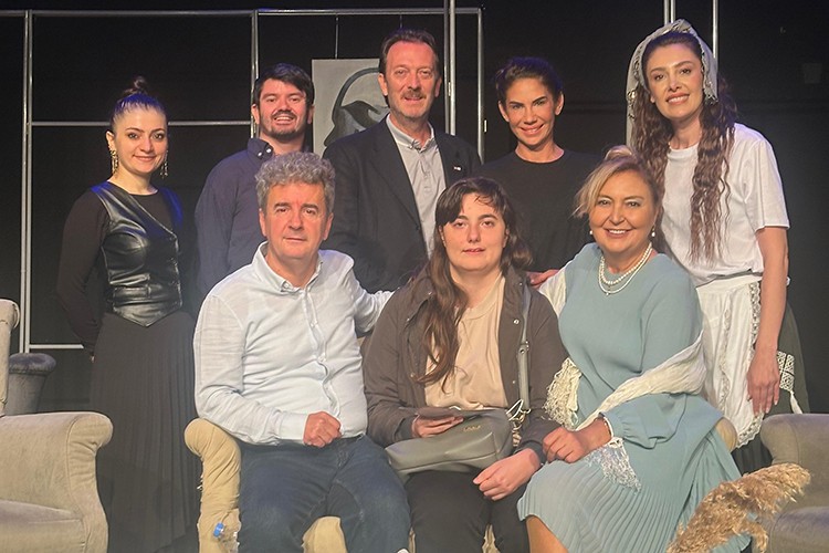 Doktor Bana Bir Çare