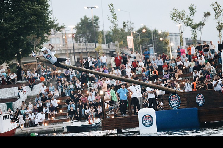 Red Bull Yağlı Direk Etkinliğinde Kazanan Belli Oldu