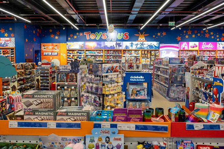 Toys"R"Us Türkiye'deki ilk mağazasını Terminal Kadıköy'de açtı