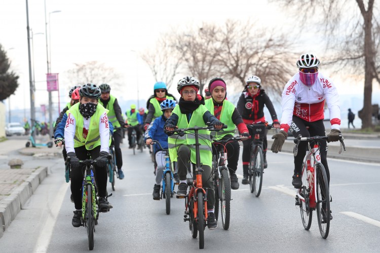 YEŞİLAY SPOR KULÜBÜ, SAĞLIK İÇİN PEDAL ÇEVİRİYOR