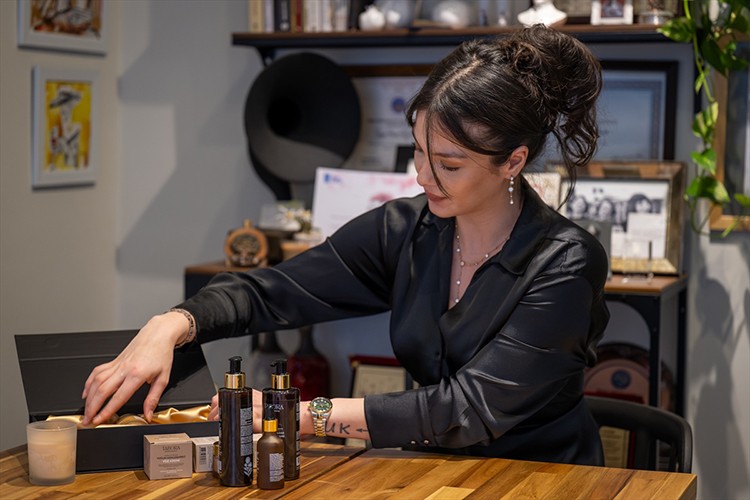 Aynısefa çiçeğinden kozmetik ürünü ürettiler