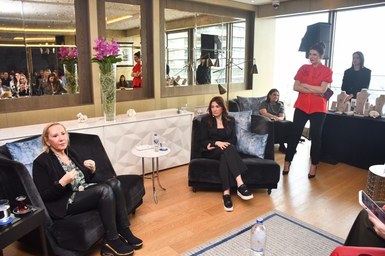 SÖYLEŞİYE SANAT VE İŞ DÜNYASINDAN YOĞUN İLGİ