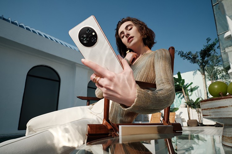 Techno Phantom V Fold satışa sunuldu