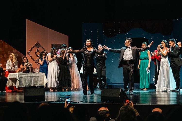 Parıltı Görmeyen Çocuklara Destek Derneği için İzleyiciyle Buluştu