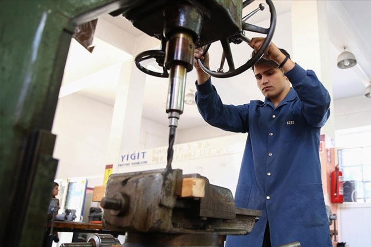 Ekonomiye 300 milyon lira katkı