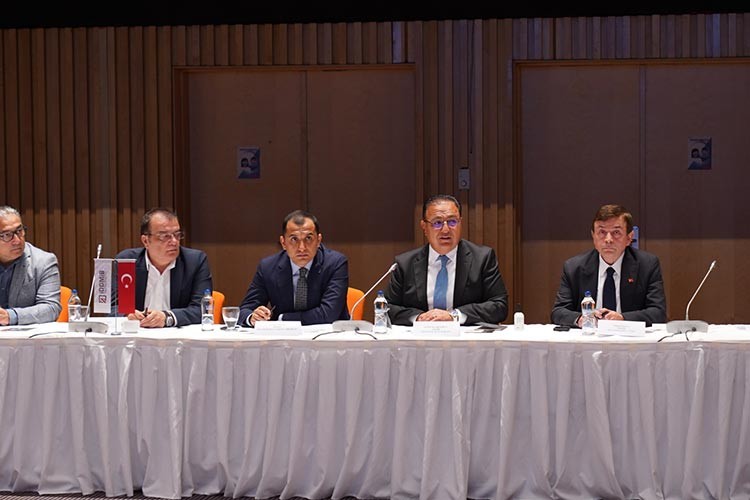 İhracat 300 milyar dolara koşuyor