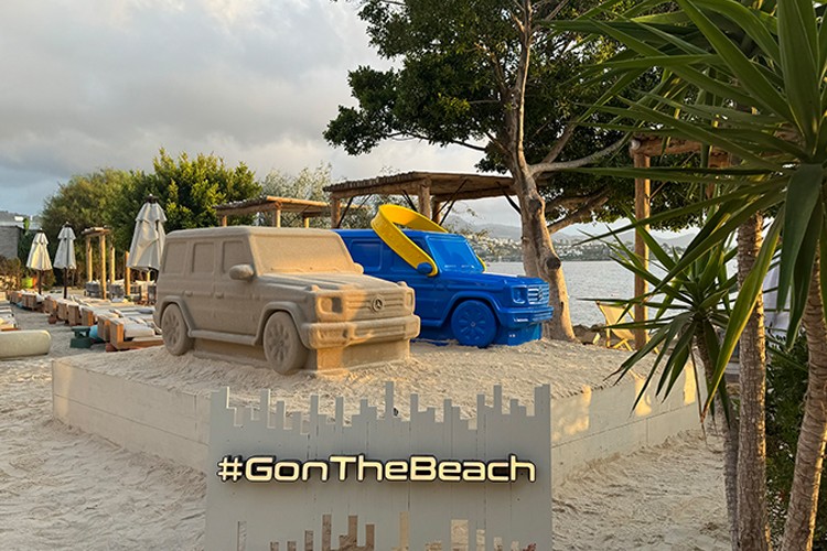 'Sand Carstle' eseri Mercedes-Benz ve Pilevneli Gallery iş birliğiyle MOMO Bodrum'da