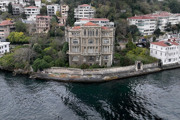 İstanbul'daki Tophane Müşiri Zeki Paşa Yalısı satışa çıkarıldı