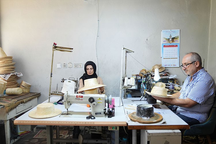 Çavdarlar Üsküdar'da şapka ve çantaya dönüşüyor