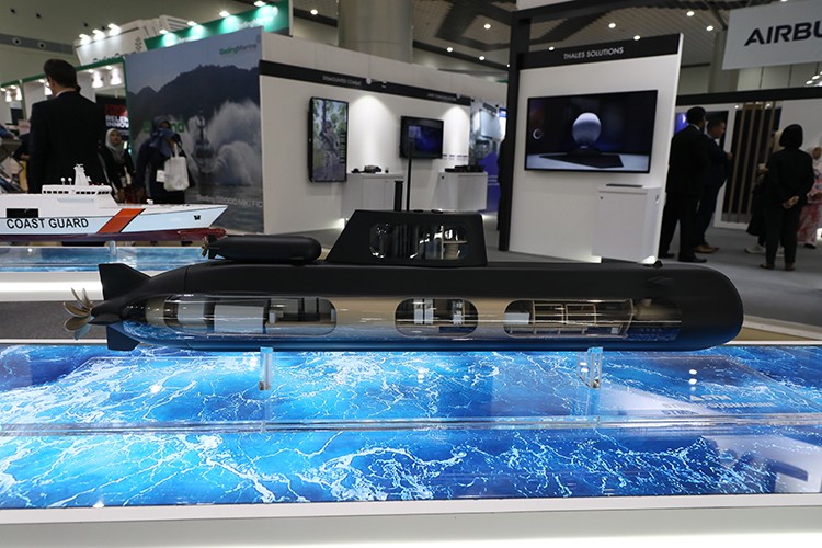 Milli askeri gemiler yeni ihracat başarısı kovalıyor