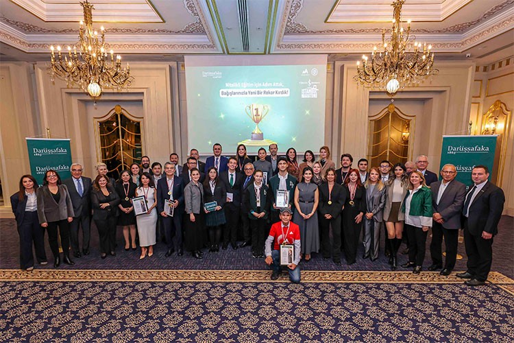 Darüşşafaka, Rekor Bağış Getiren Koşucularıyla Buluştu