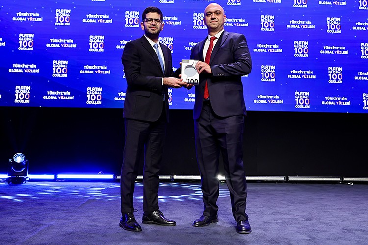 OYAK Çimento'ya Platin Global 100'den