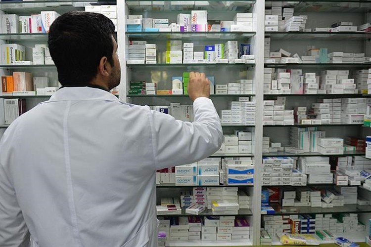Eczacılarda işsizlik kabusu büyüyor