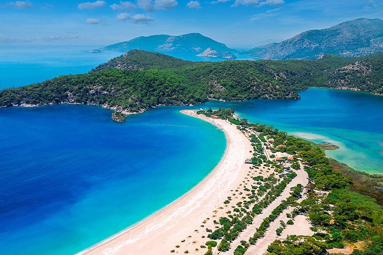 Türkiye'nin turizm geliri yüzde 32,3 arttı