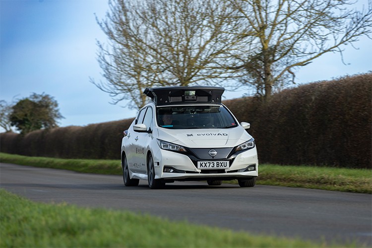 Nissan evolvAD projesi ile İngiltere'yi otonom sürüşe hazırlıyor