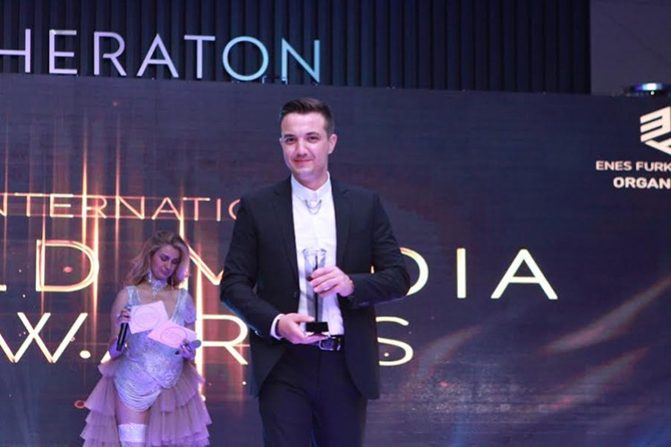 İş insanı Zafer Saka'ya ödül