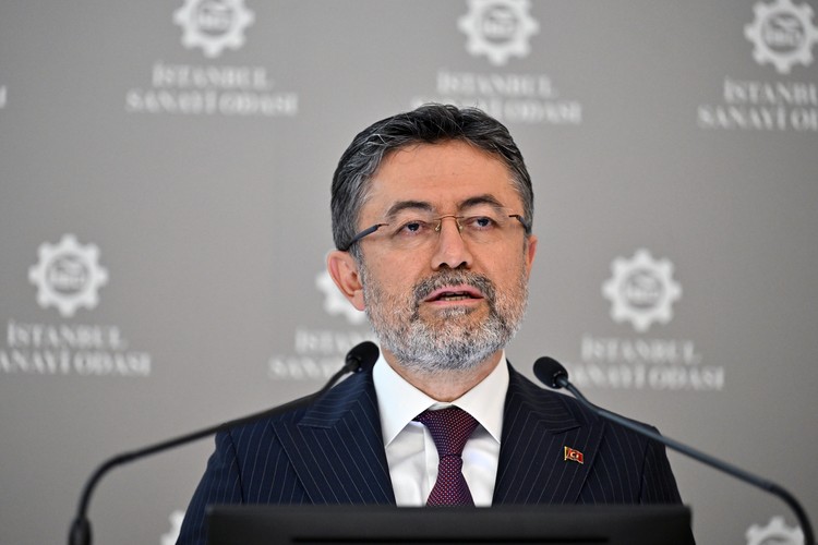 Tarım ve Orman Bakanı Yumaklı'dan sanayicilere sözleşmeli üretime destek çağrısı