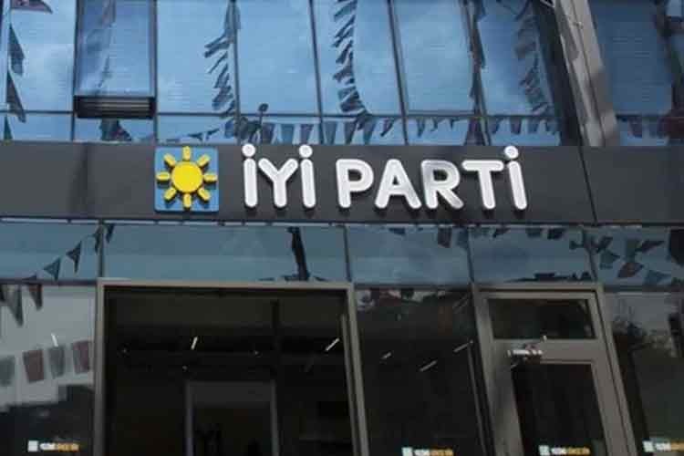 İYİ Parti aday listelerini YSK'ya teslim etti