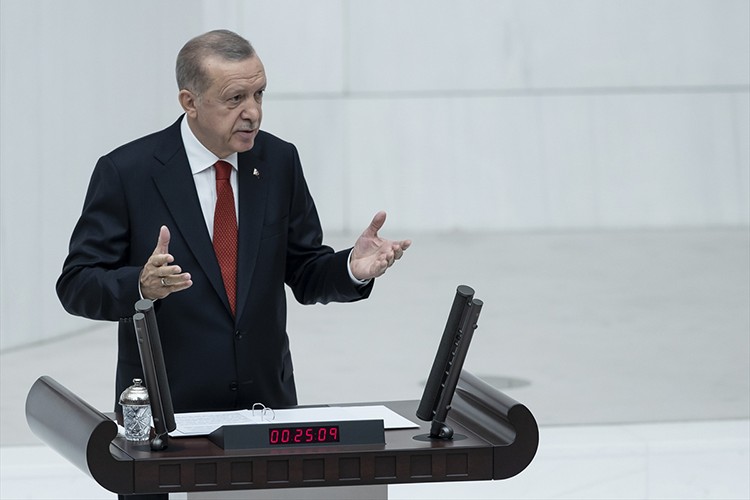 "Ücretlilerin durumunu gözden geçireceğiz"