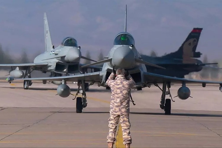 Almanya'dan Eurofighter mesajı