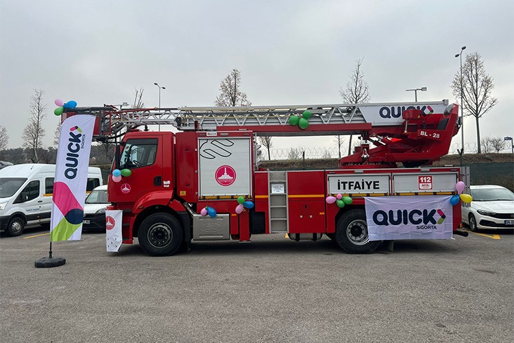 Quick Sigorta'dan Koyulhisar'a itfaiye aracı bağışı