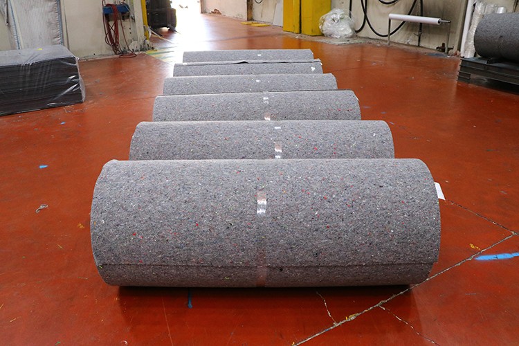 Tekstil atıklarından elde edilen keçeleri 60 ülkeye ihraç ediyor