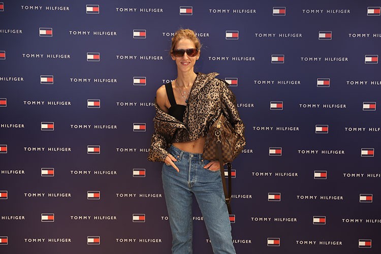 Sonbahar koleksiyonunu tanıttı