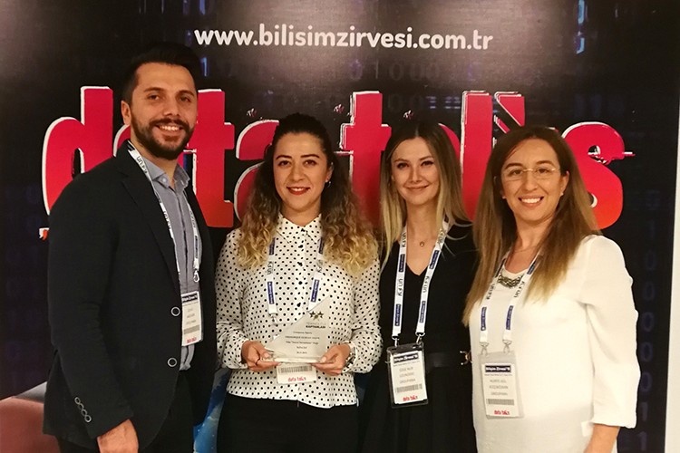 Bilişim zirvesinden ödülle döndü