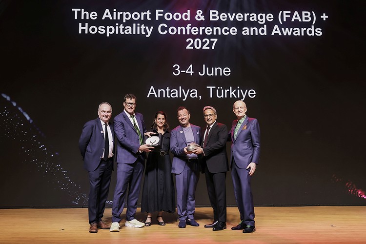 Antalya Havalimanı yiyecek-içecekte Avrupa'nın en iyisi seçildi