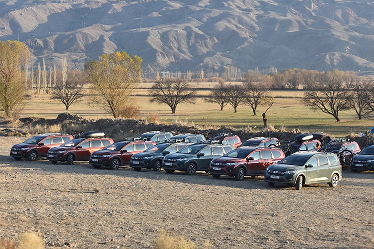 Dacia'ya iki ödül birden