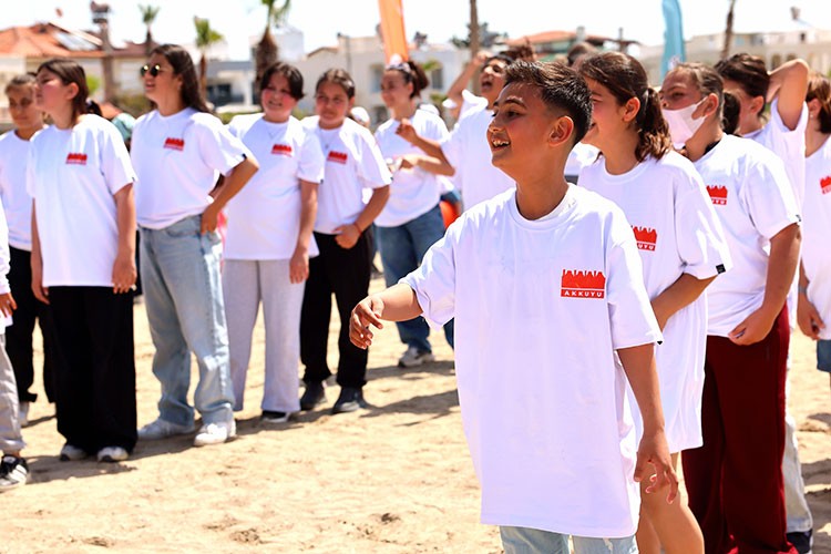 Rus öğrenciler uçurtma uçurma etkinliğinde buluştu