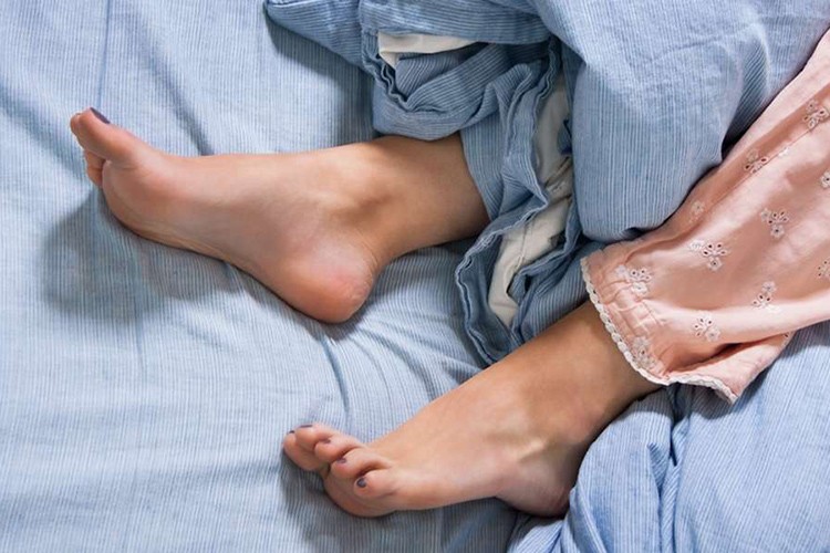 Huzursuz bacak sendromu dikkat dağınıklığına yol açıyor