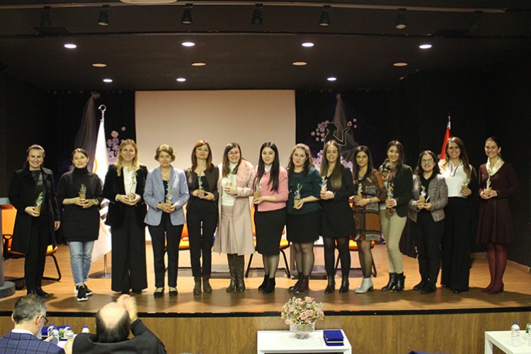 Dünya lideri kadınlar buluştu