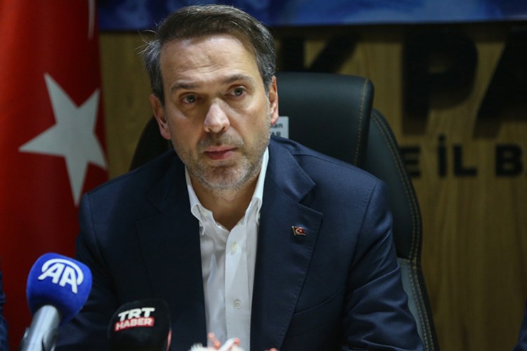 "Denizlerde doğal gaz ve petrol aramacılığında yeni bir dönemi başlattık"