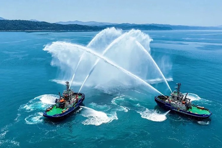 Med Marine'den çifte teslimat