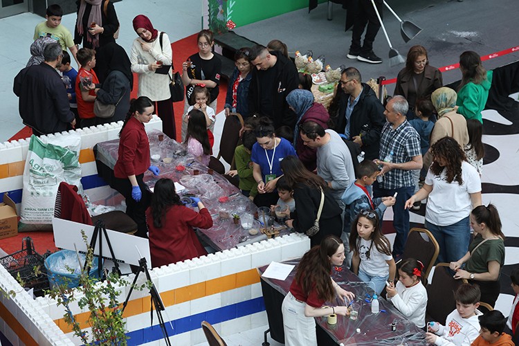 Çocukları bilim ve doğayla buluşturuyor