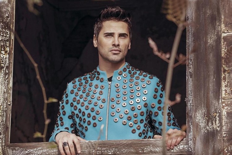 Ömer Topçu'nun ilk albümü 'Gidenlerden' çıktı