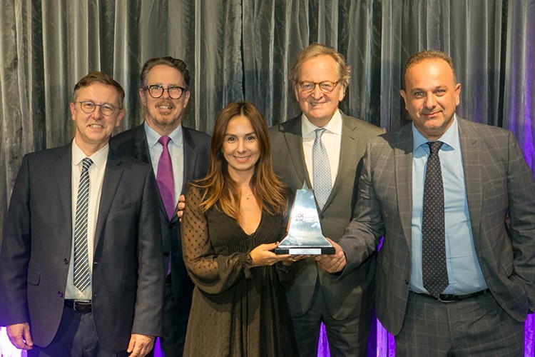 Gümüş ödül ile döndü