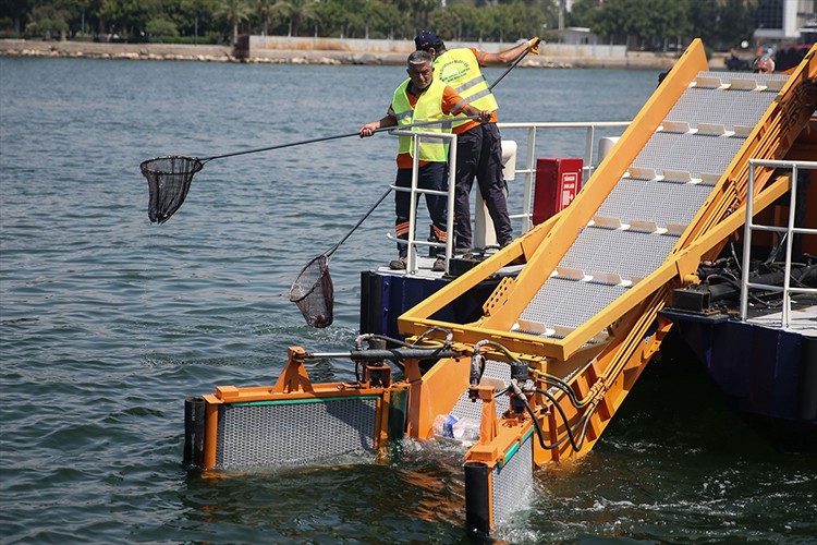 Mersin'de gemiler düzenli denetleniyor