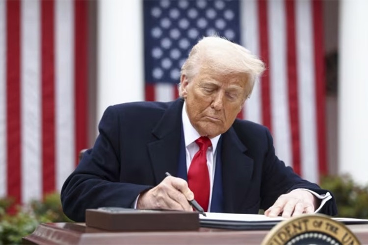 Kömür üretimini artırmaya yönelik kararnameyi imzaladı