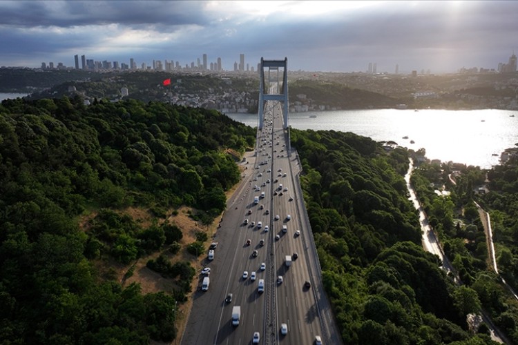 Fatih Sultan Mehmet Köprüsü'nden 36 yılda 2,1 milyar araç geçti