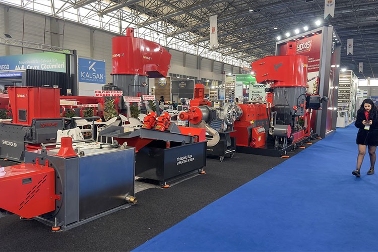 Adana'da "Geri Dönüşüm ve Atık Yönetimi Fuar ve Konferansı" başladı