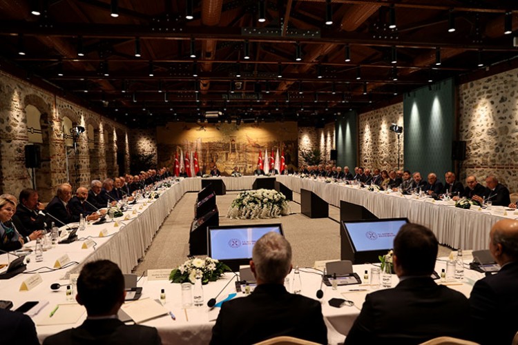 İş dünyasıyla buluştu