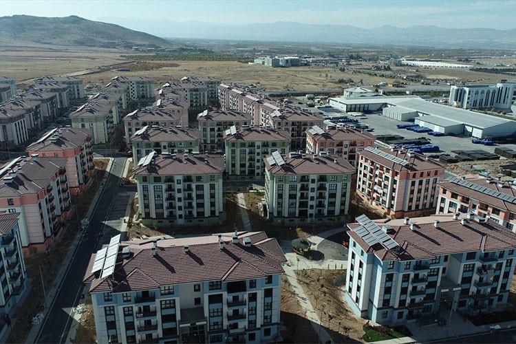 Malatya'da deprem konutları hak sahiplerine teslim ediliyor