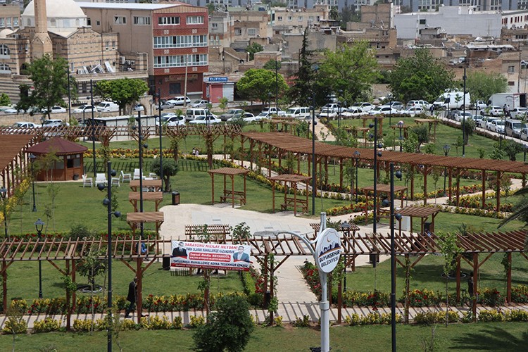 Kızılay bahçesi Sanlıurfa'nın kalbine nefes aldırdı