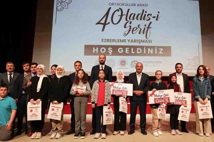 Gebze'de Hadis-i Şerif Ezberleme Yarışması