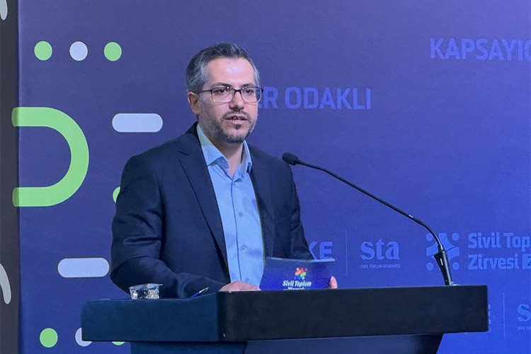 Sivil Toplum Zirvesi'nde insan yönetimi