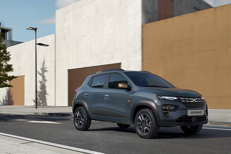 Spring yeni extreme donanımı ve motoruyla sahnede